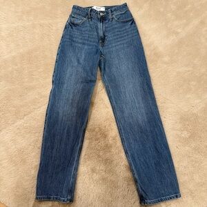 Hollister Ultra High-Rise Dad Jeans Medium Wash W24